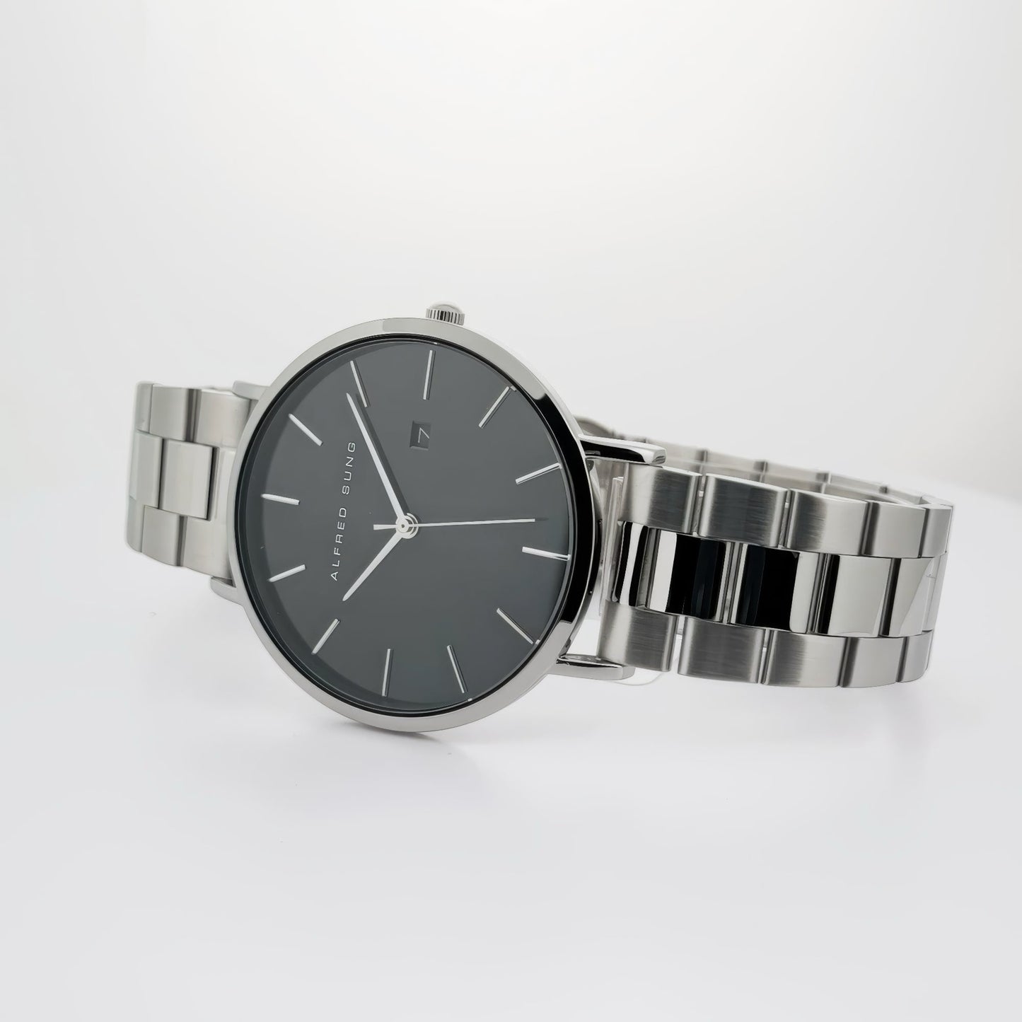 Alfred Sung Metropolitan Date Black Dial Silver Bracelet watch by Goodwatch